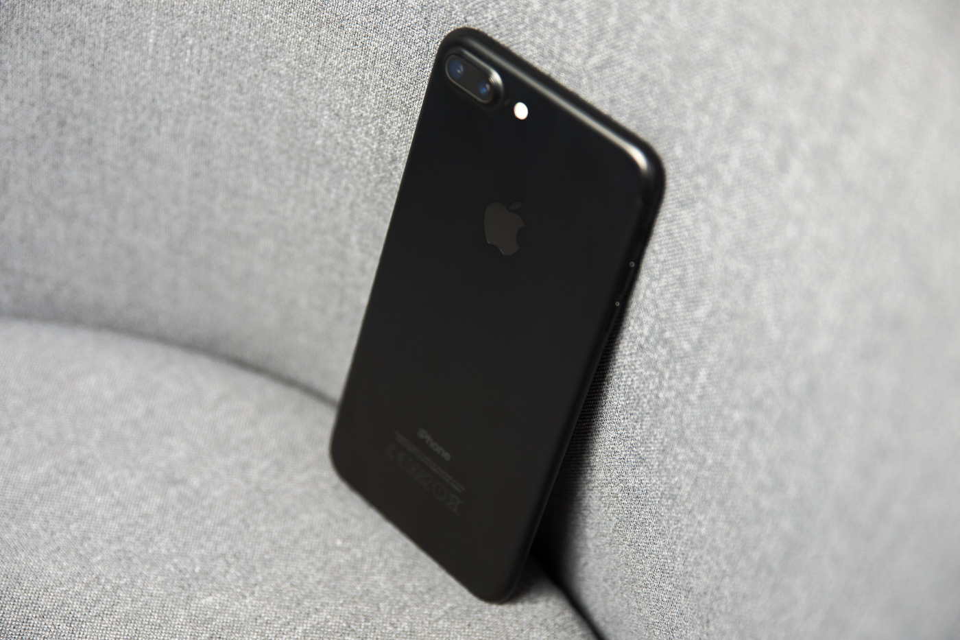 iphone-7-plus-apple-5 class="wp-image-520939" 