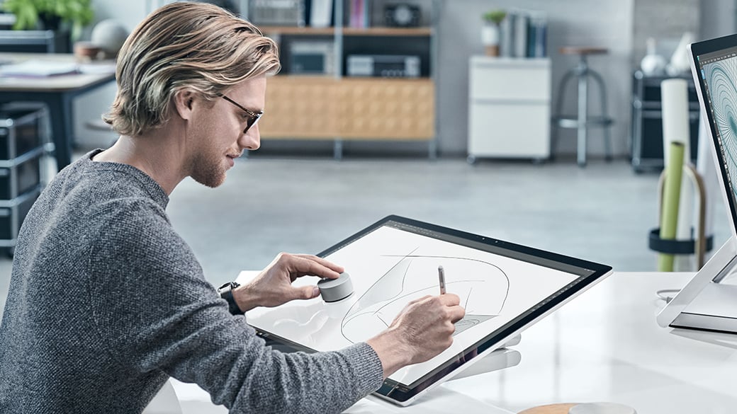 Microsoft Surface Studio class="wp-image-524361" title="Microsoft Surface Studio" 