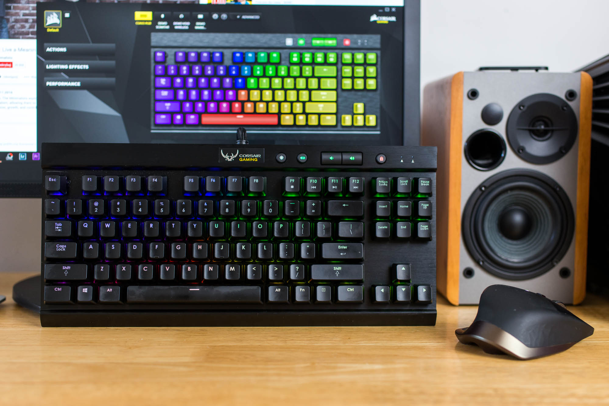corsair-k65-rgb-9 class="wp-image-530417" 