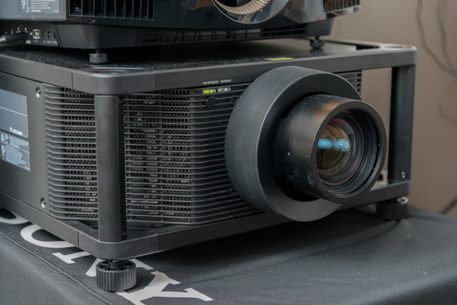 Sony VPL-VW5000ES class="wp-image-526863" 