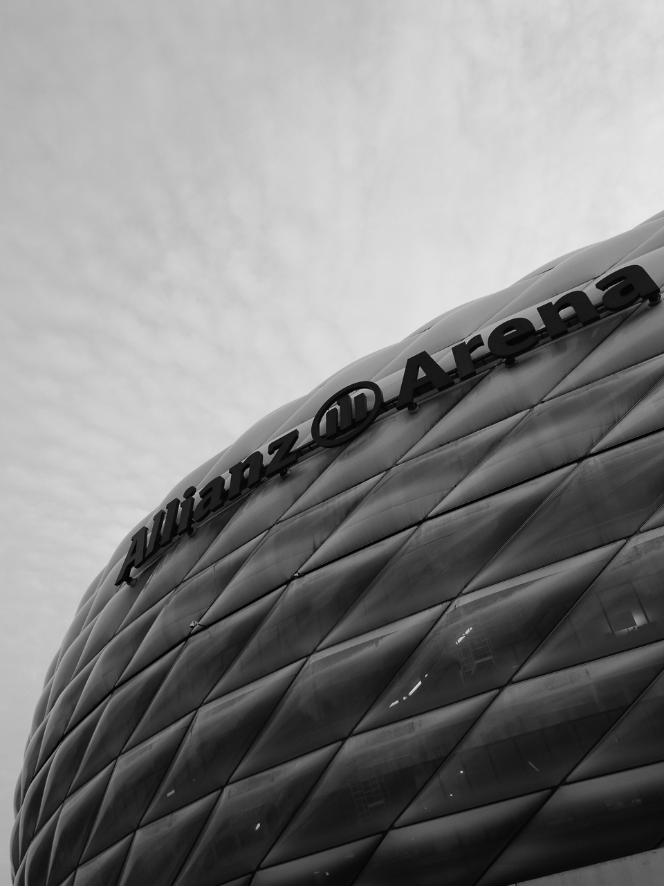 Huawei Mate 9 try czarina-biały class="wp-image-526793" 