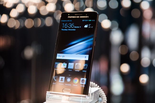 huawei-mate-9-porsche-design-3-of-6 class="wp-image-528545" 