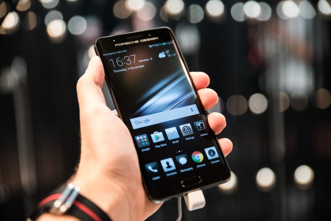 huawei-mate-9-porsche-design-5-of-6 class="wp-image-528543" 