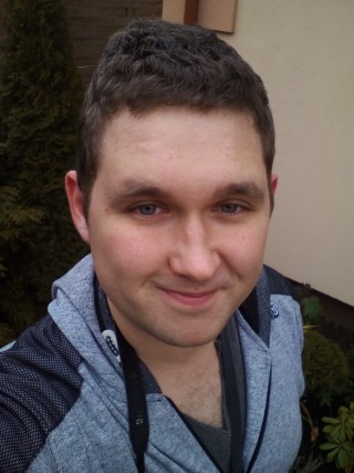myphone-magnus-selfie class="wp-image-530692" 