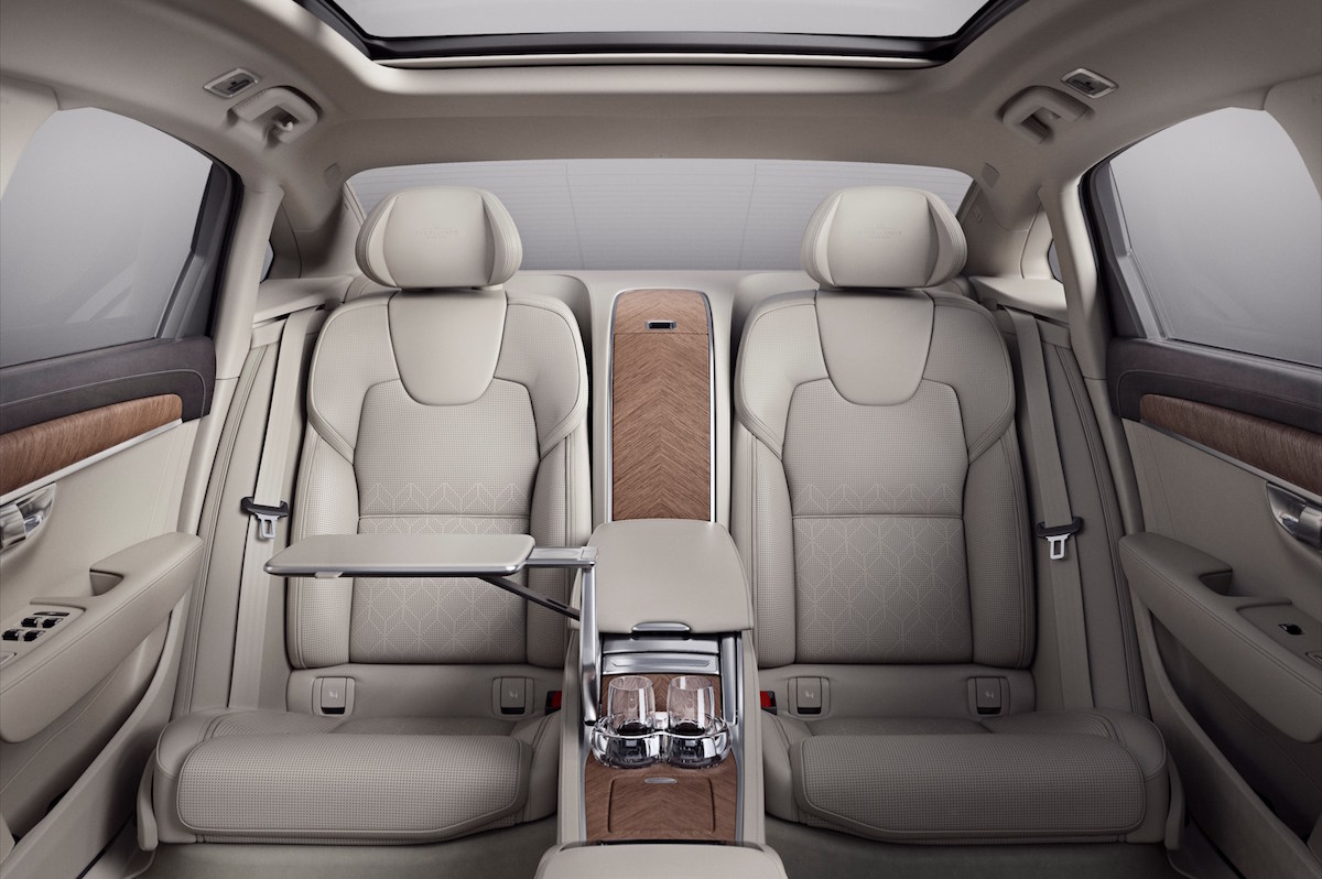 Volvo S90 Excellence interior rear class="wp-image-525646" 