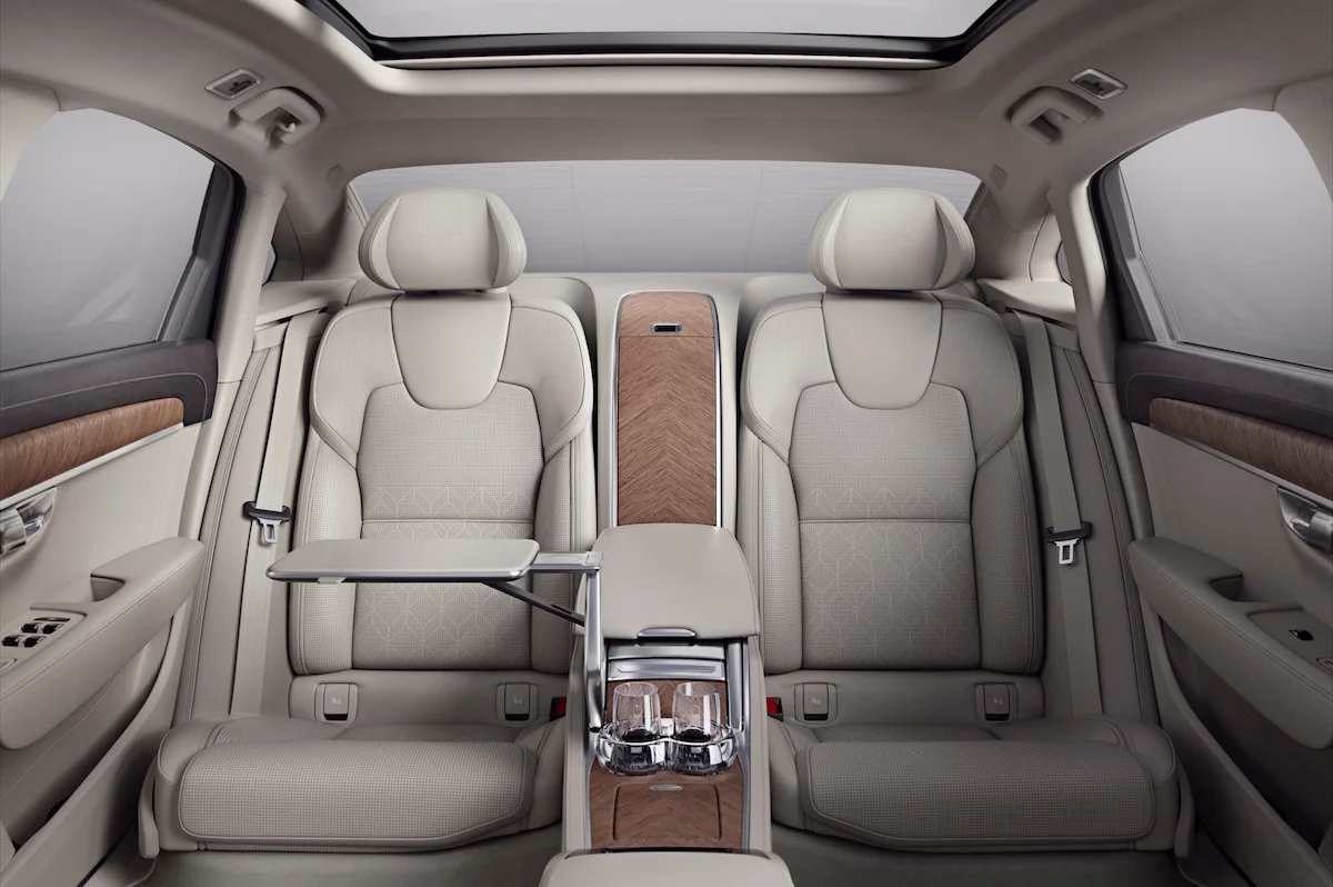 Volvo S90 Excellence interior rear class="wp-image-525646" 