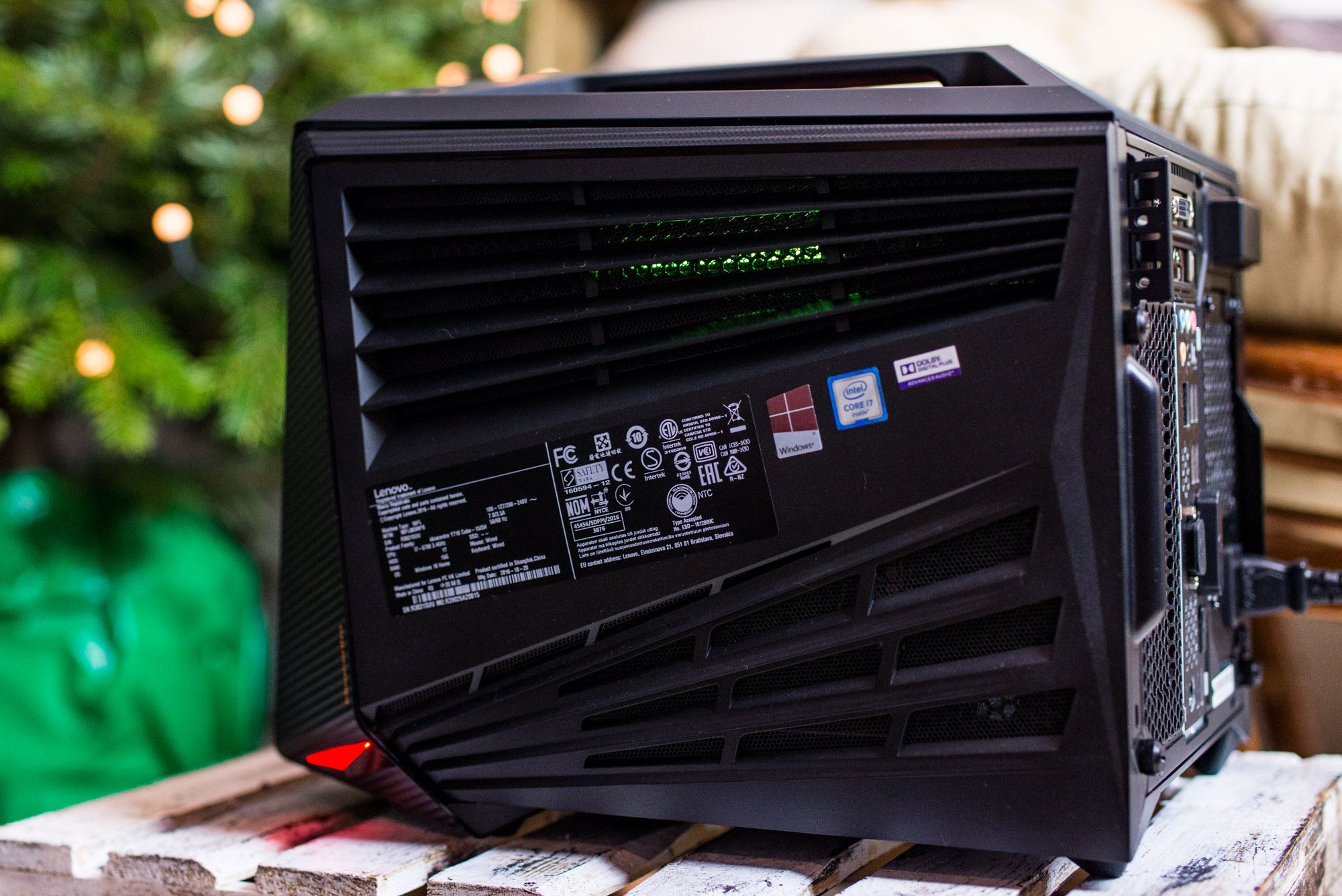 lenovo-y710-cube-10 class="wp-image-536189" 