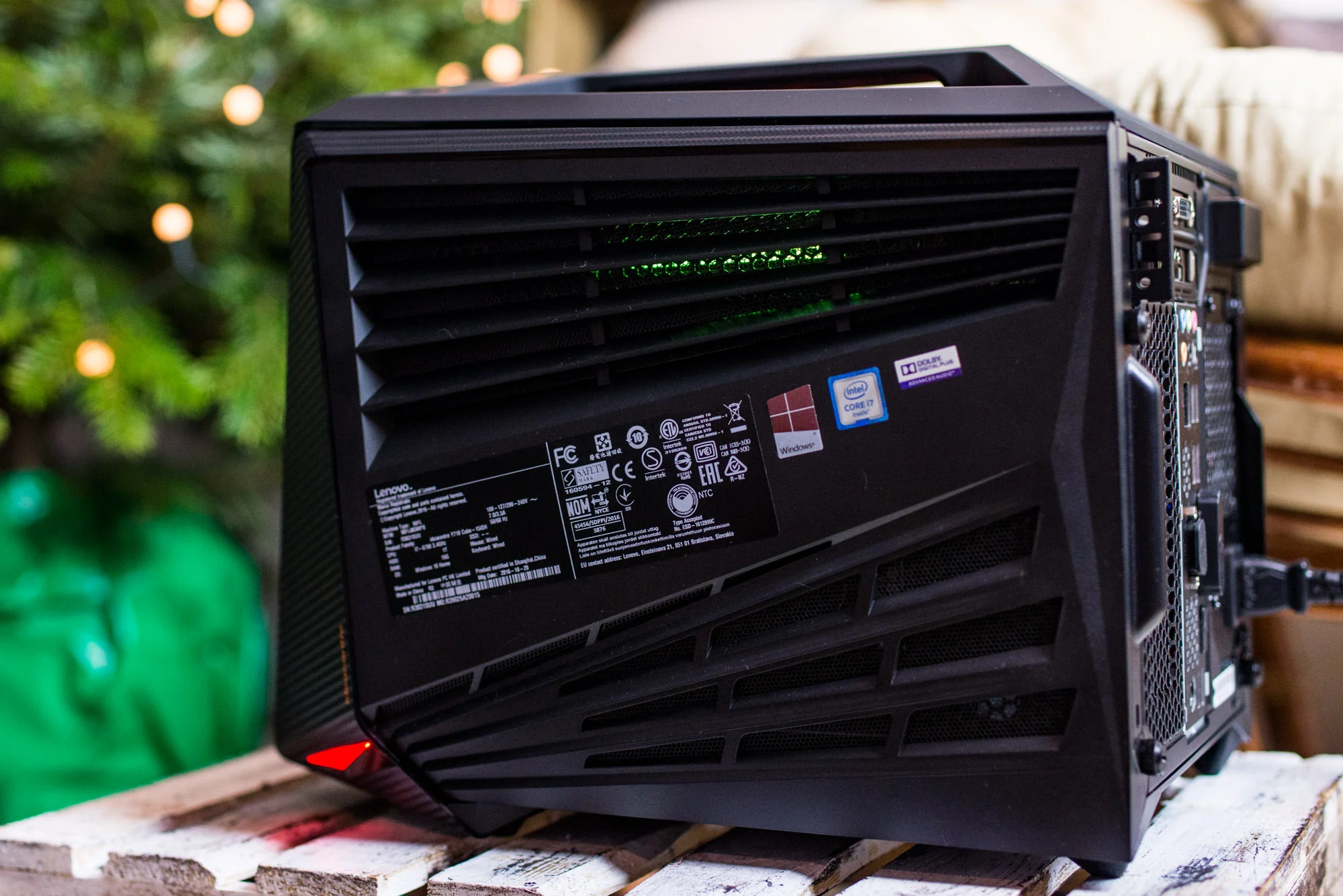 lenovo-y710-cube-10 class="wp-image-536189"