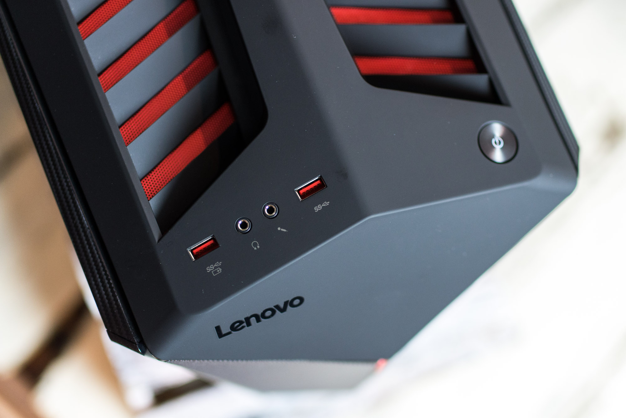 lenovo-y710-cube-9 class="wp-image-536188" 