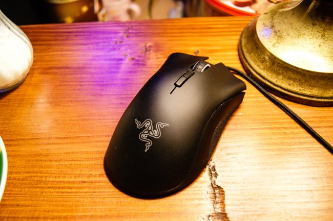 razer-deathadder-elite-18 class="wp-image-532795" 