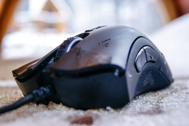 razer-deathadder-elite-32 class="wp-image-532781" 
