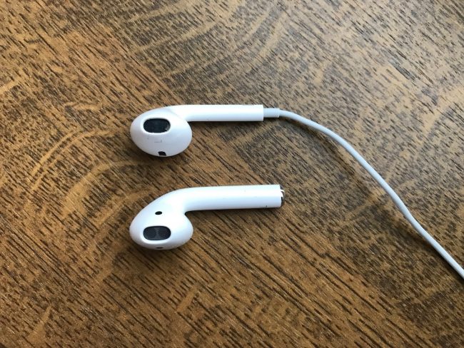 Słuchawki Apple AirPods W1 - opinie class="wp-image-535464" 