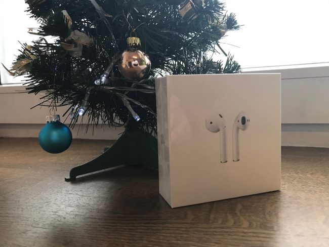 Słuchawki Apple AirPods W1 - opinie class="wp-image-535449" title="Słuchawki Apple AirPods W1 - opinie" 