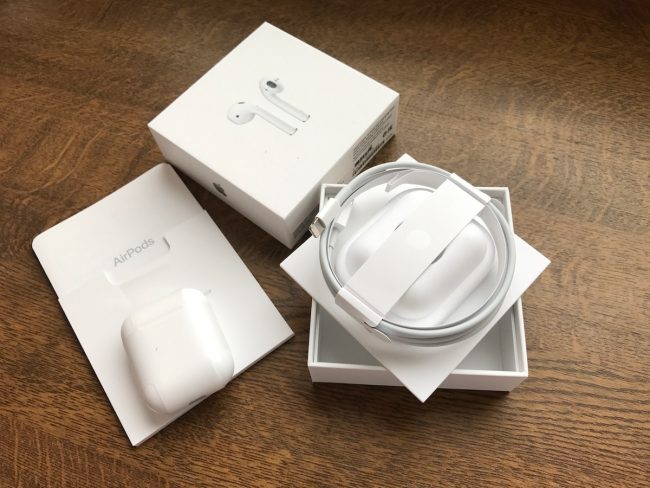 Słuchawki Apple AirPods W1 - opinie class="wp-image-535452" title="Słuchawki Apple AirPods W1 - opinie" 
