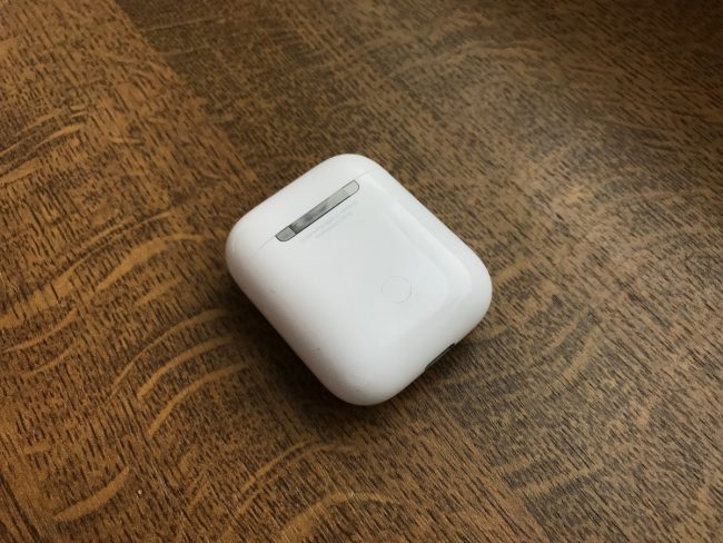 Słuchawki Apple AirPods W1 - opinie class="wp-image-535454" title="Słuchawki Apple AirPods W1 - opinie" 