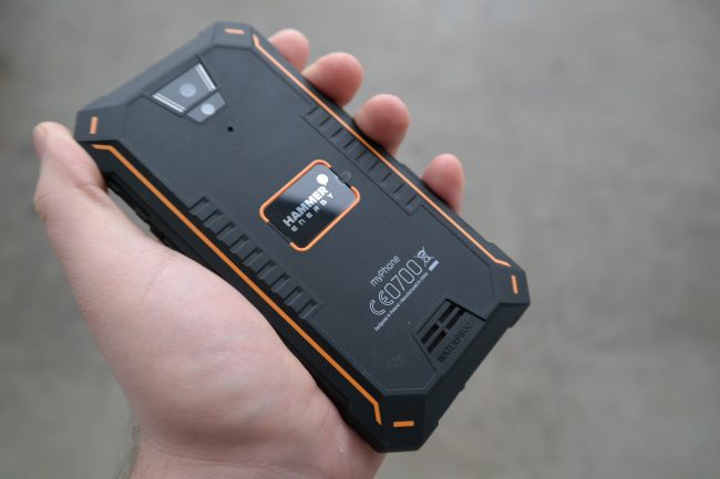 myPhone Hammer Energy to dobry i tani wytrzymały smartfon. class="wp-image-533371" 