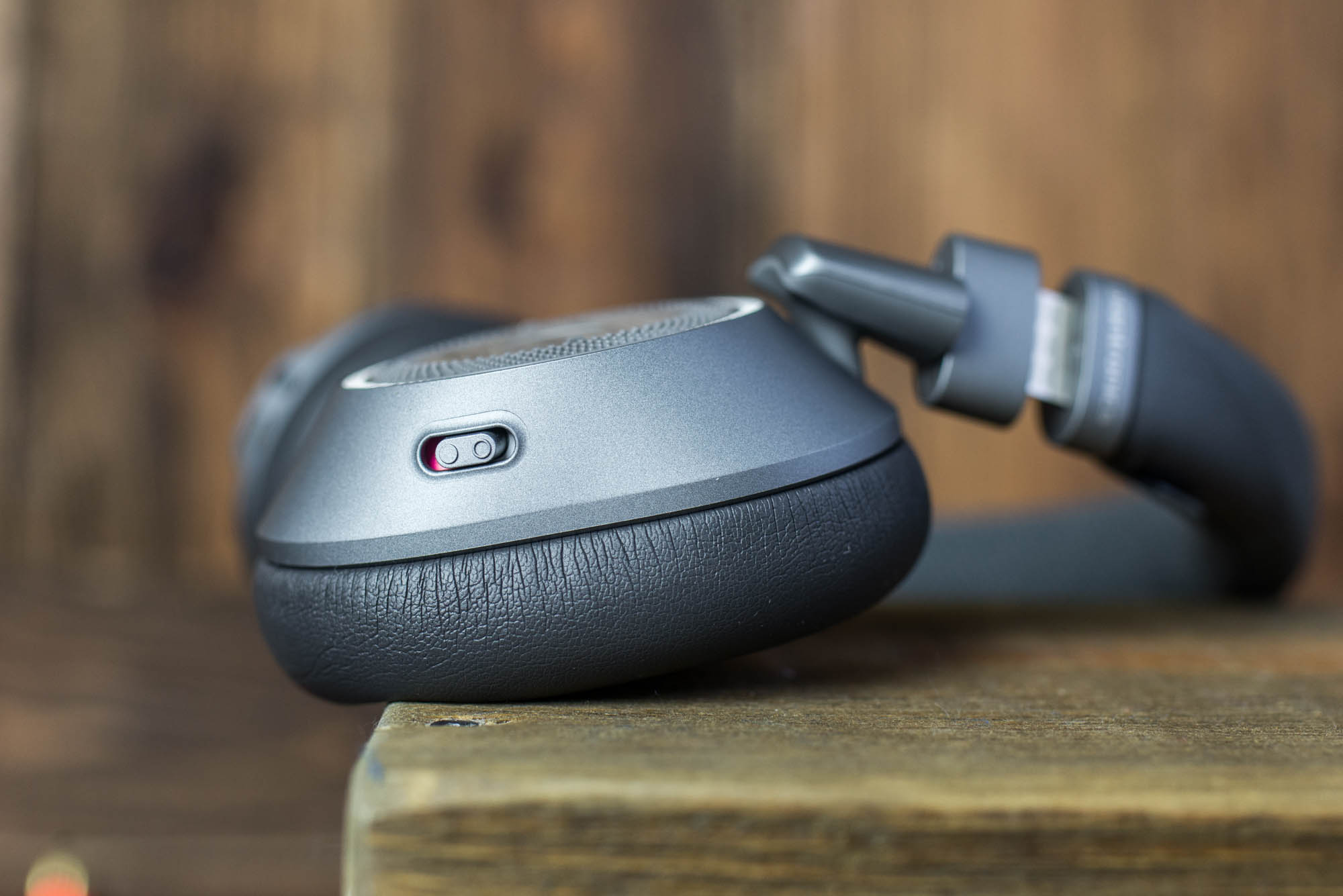 plantronics-backbeat-pro-2-6 