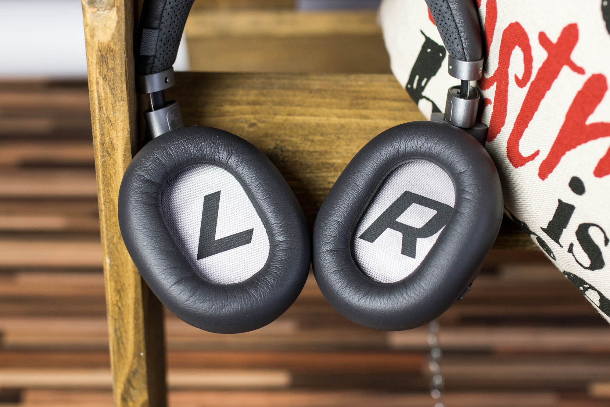 plantronics-backbeat-pro-2-7 