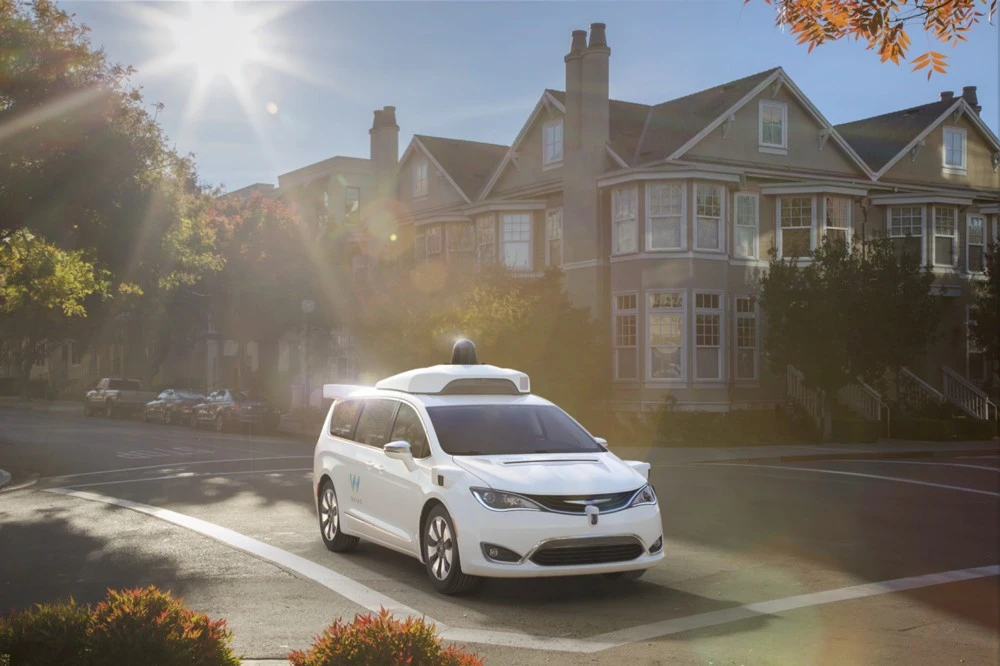 waymo-google-autonomiczny-samochod-3 class="wp-image-535032" 