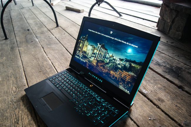 new-alienware-17-2016-12 class="wp-image-538602" 