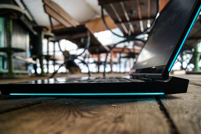 new-alienware-17-2016-15 class="wp-image-538601" 