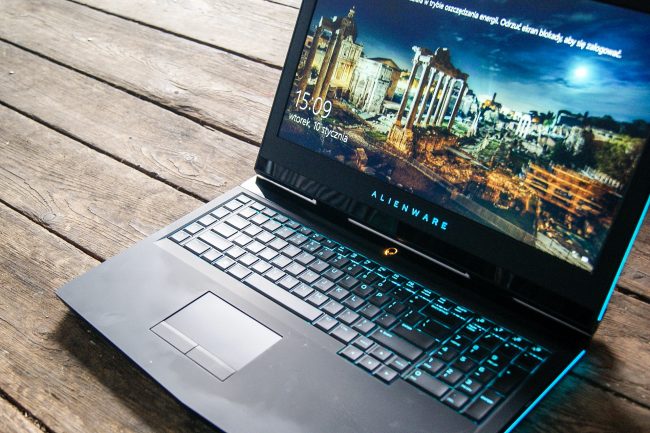 new-alienware-17-2016-18 class="wp-image-538597" 