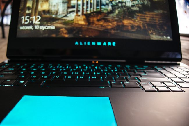 new-alienware-17-2016-21 class="wp-image-538596" 