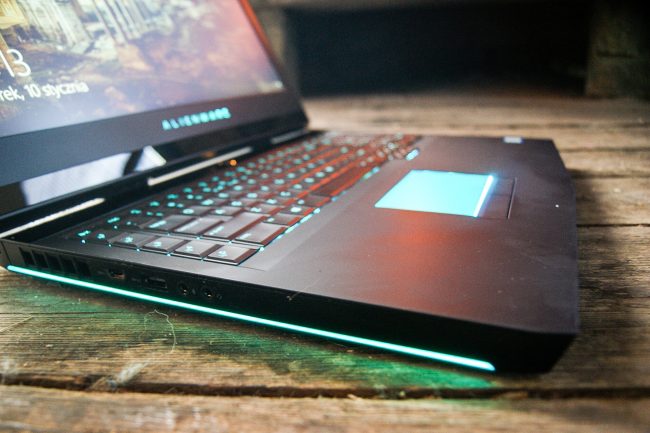 new-alienware-17-2016-23 class="wp-image-538594" 
