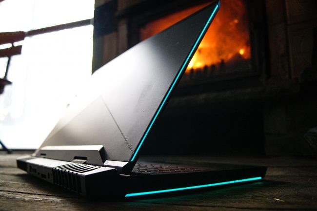 new-alienware-17-2016-26 class="wp-image-538589" 