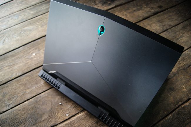new-alienware-17-2016-37 class="wp-image-538580" 