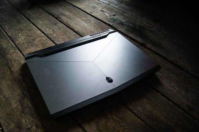 new-alienware-17-2016-40 class="wp-image-538579" 