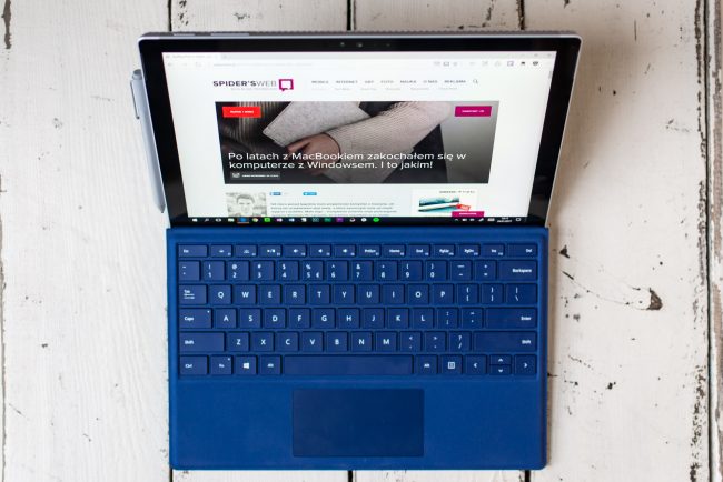 Surface Pro 4 to najlepszy laptop z Windowsem na rynku. 
