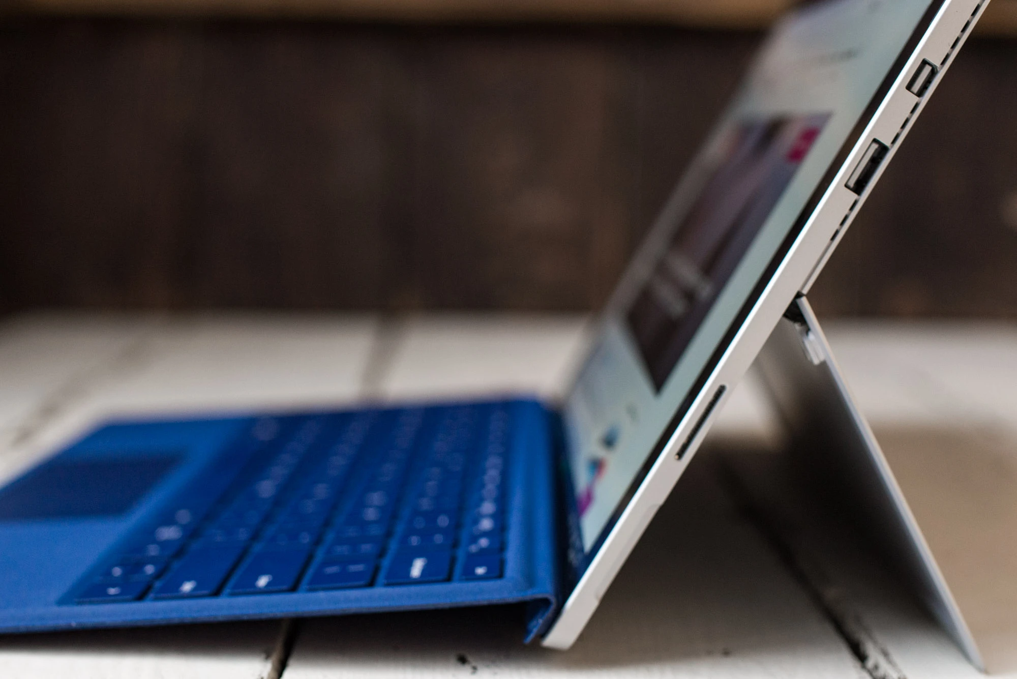 Surface-Pro-4-LK-7 class="wp-image-541054"