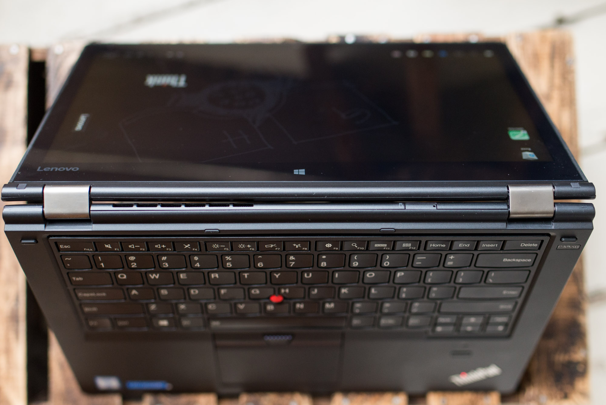 Thinkpad-P40-yoga--10 class="wp-image-539018" 
