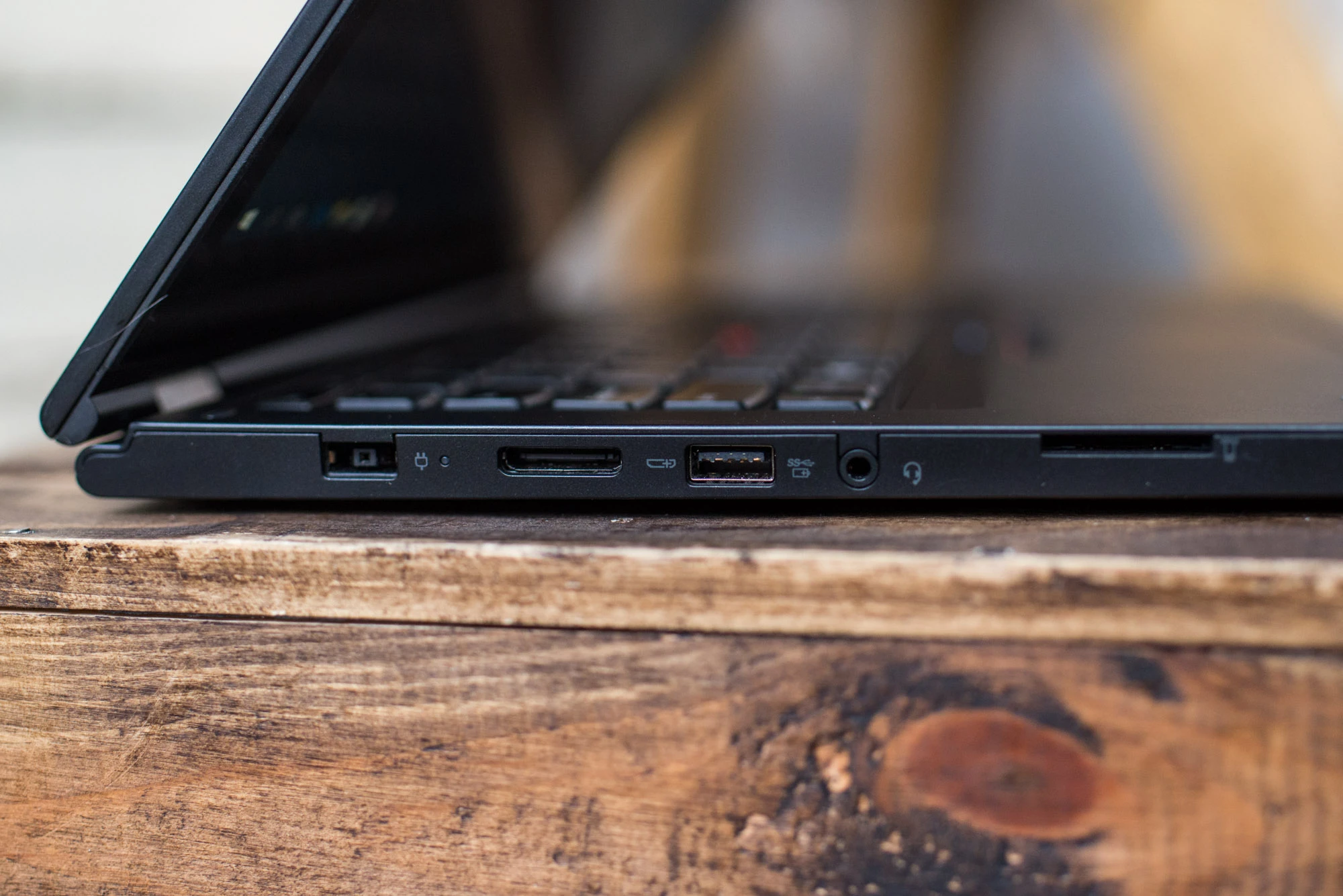 Thinkpad-P40-yoga--2 class="wp-image-539009" 