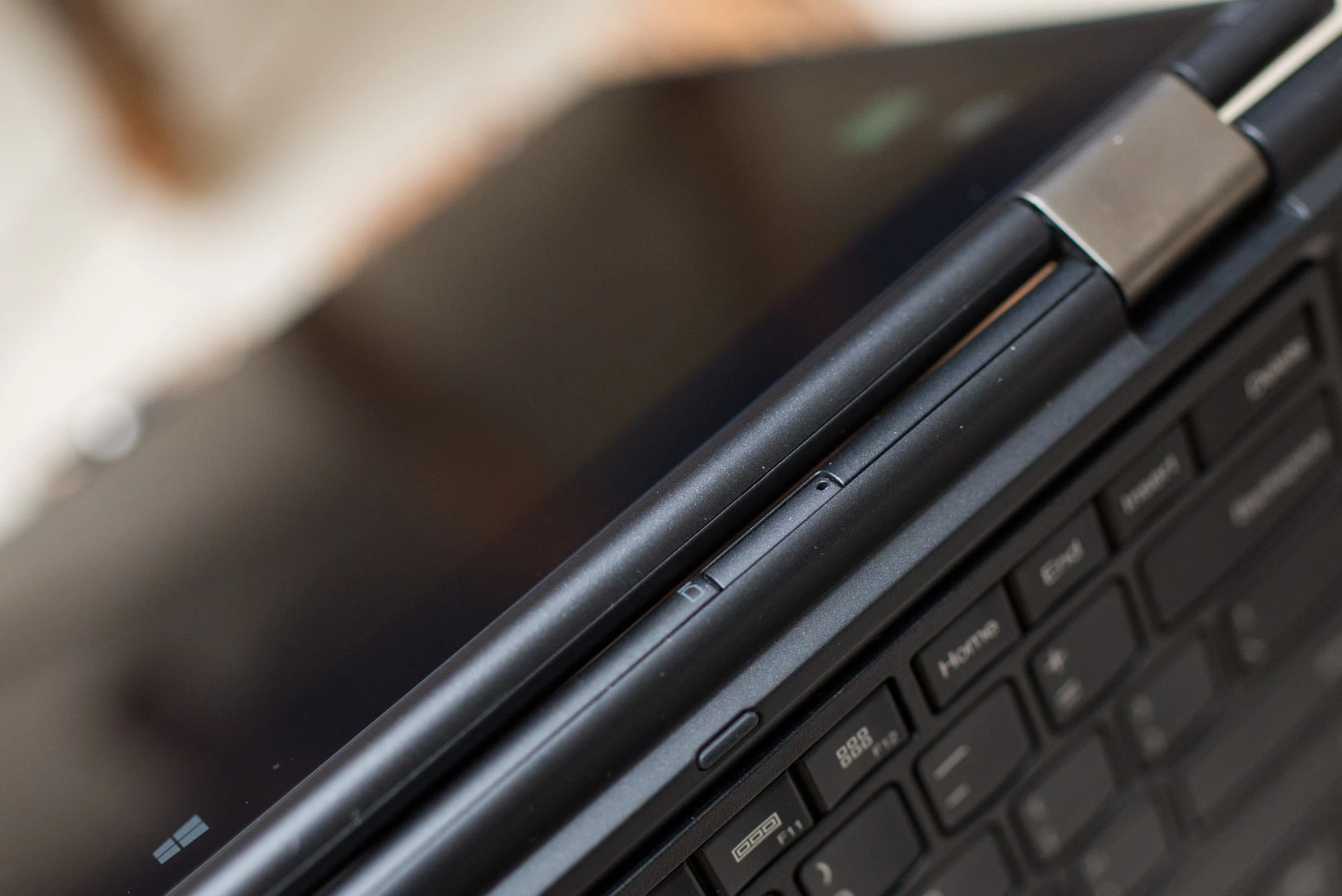 Thinkpad-P40-yoga--9 class="wp-image-539017" 