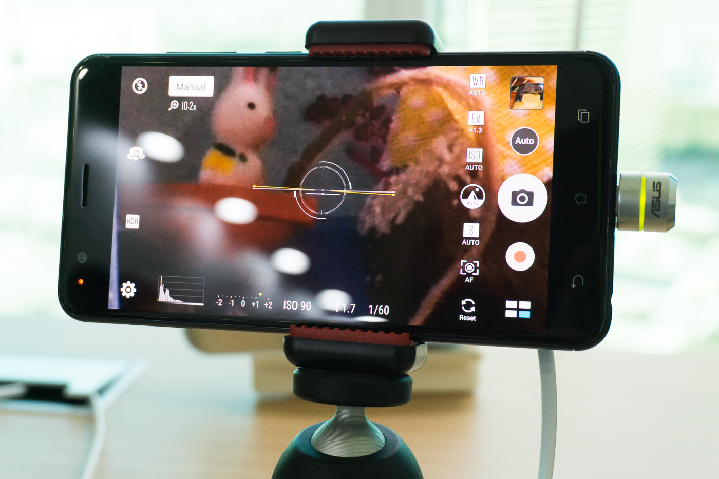 Asus ZenFone 3 Zoom i ZenFone AR na targach CES 2017 class="wp-image-538408" 