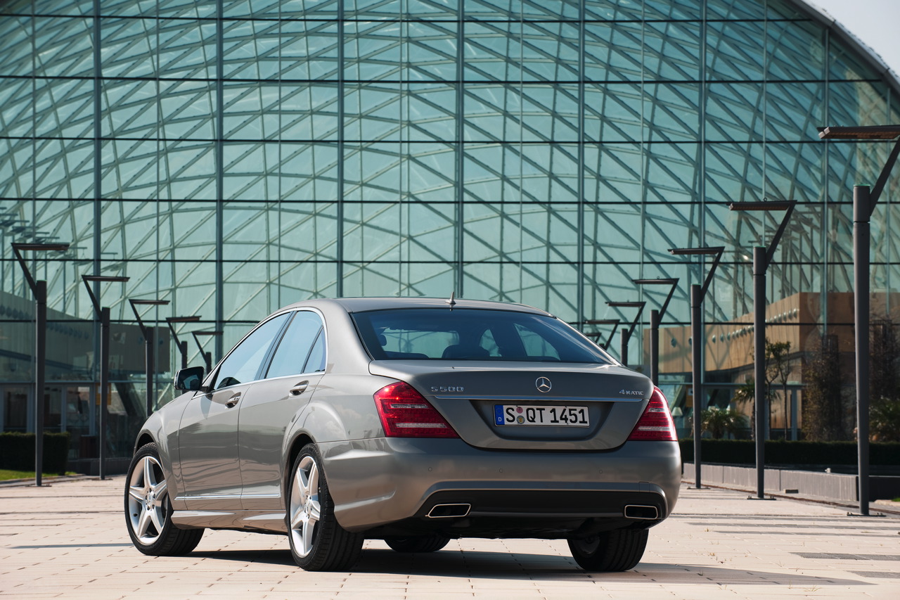 mercedes-s-221 class="wp-image-540049" 