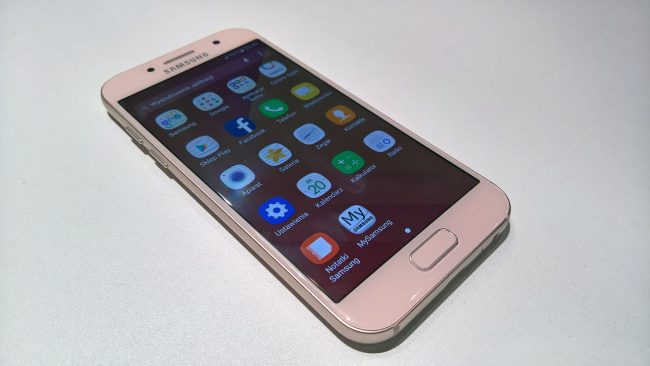 Samsung Galaxy A3 (2017) class="wp-image-536642" 