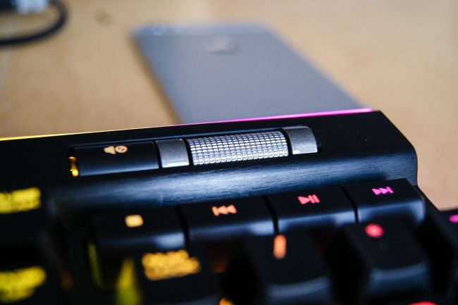 Corsair K95 RGB Platinum -17 class="wp-image-546710" 