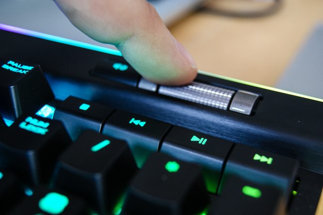 Corsair K95 RGB Platinum -18 class="wp-image-546711" 