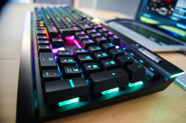Corsair K95 RGB Platinum -19 class="wp-image-546708" 