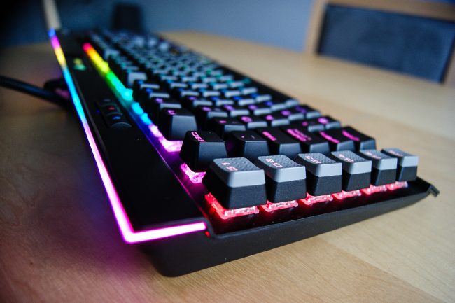 Corsair K95 RGB Platinum -22 class="wp-image-546707" 