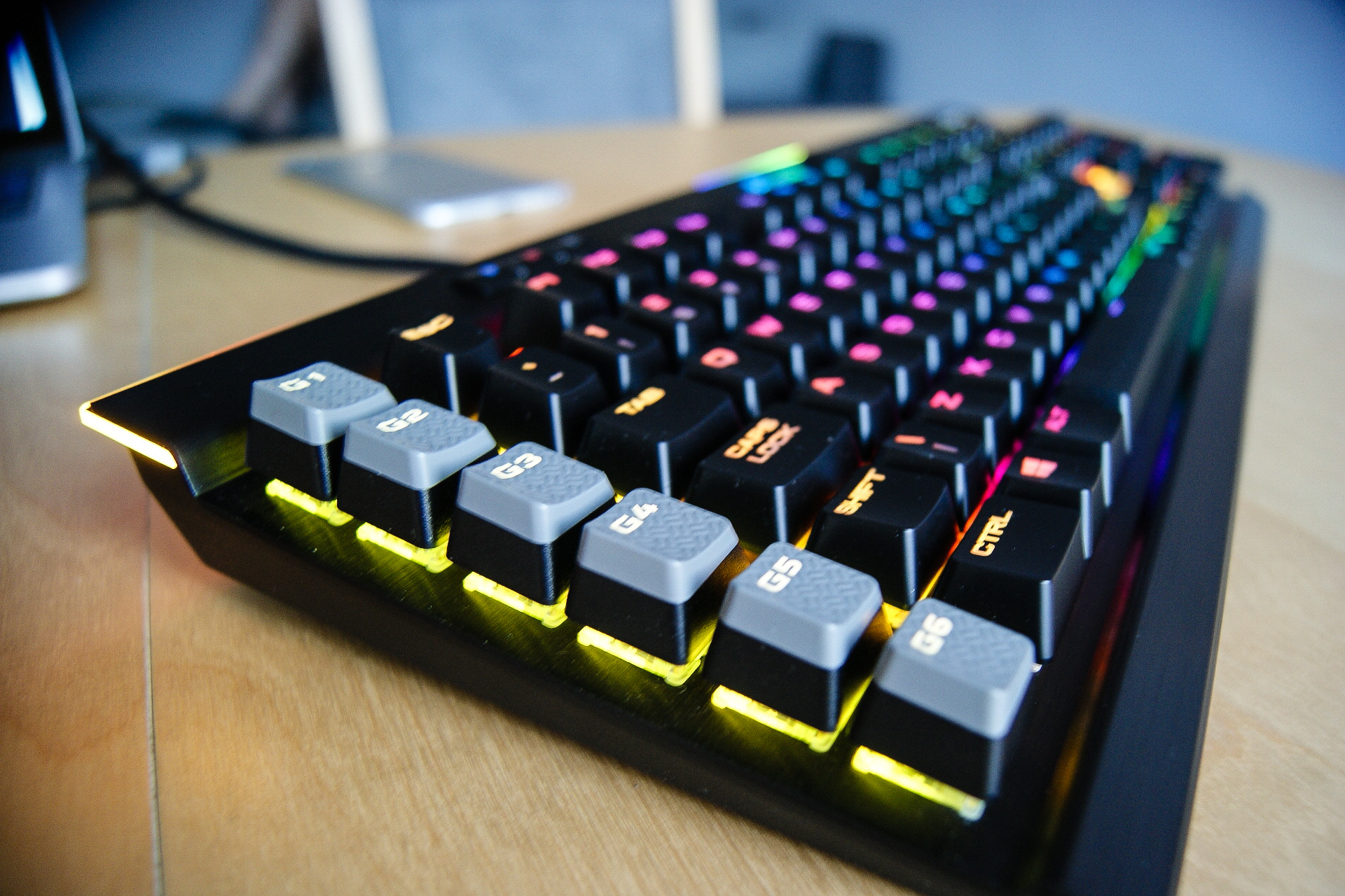 Recenzja Corsair K95 RGB PLATINUM - moja nowa ulubiona klawiatura