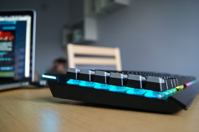 Corsair K95 RGB Platinum -34 class="wp-image-546695" 