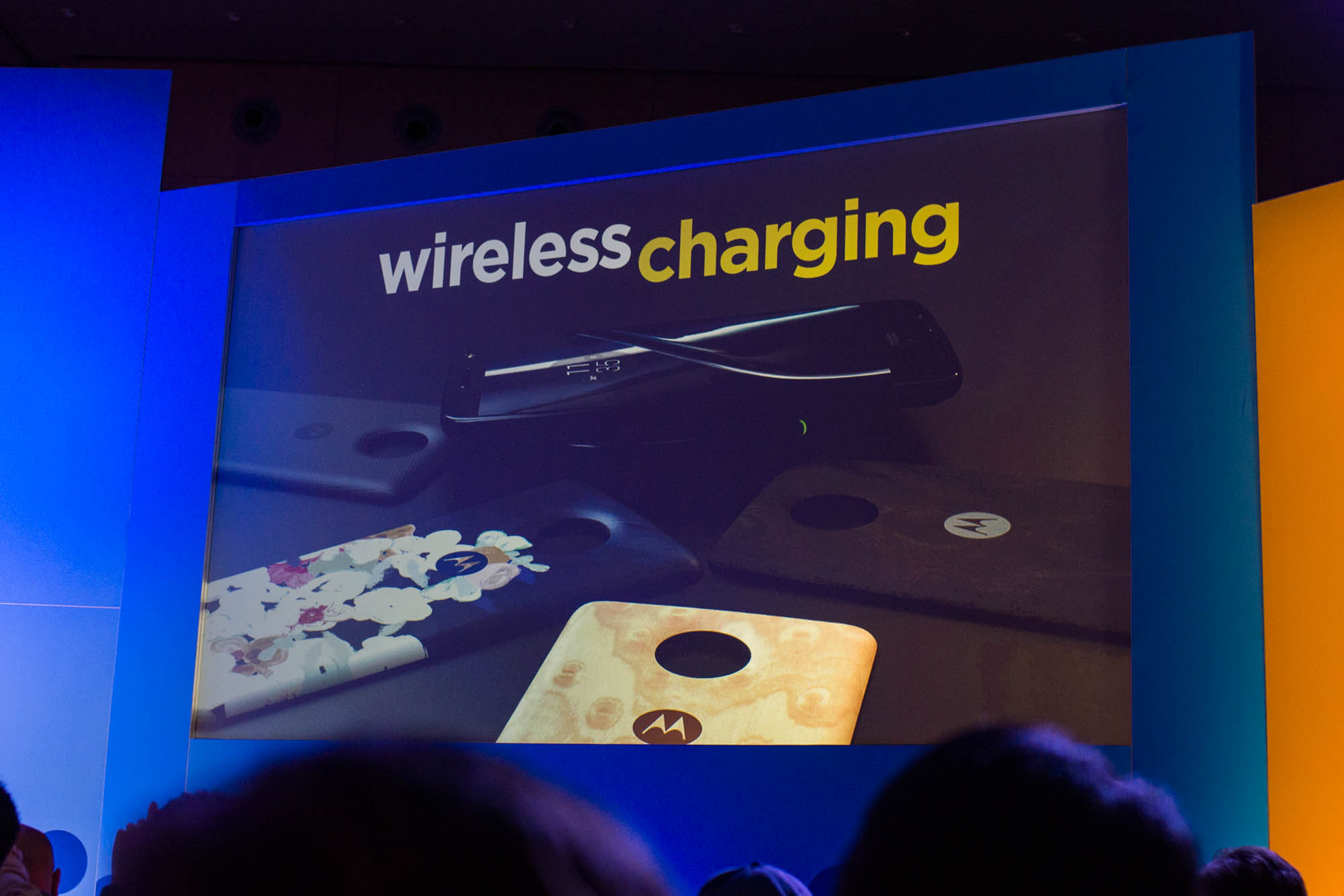 Moto-Mods-MWC-2017-4 class="wp-image-547655" 
