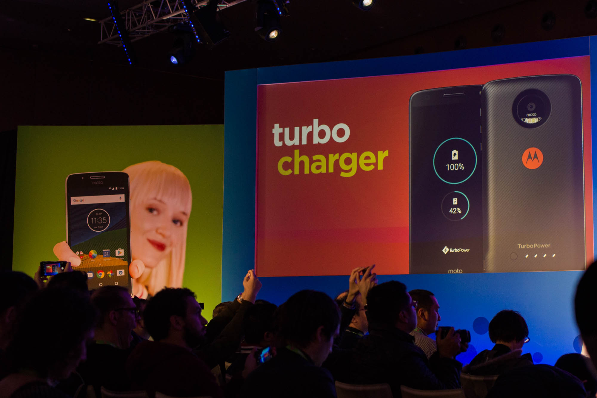 Moto-Mods-MWC-2017-5 class="wp-image-547656" 