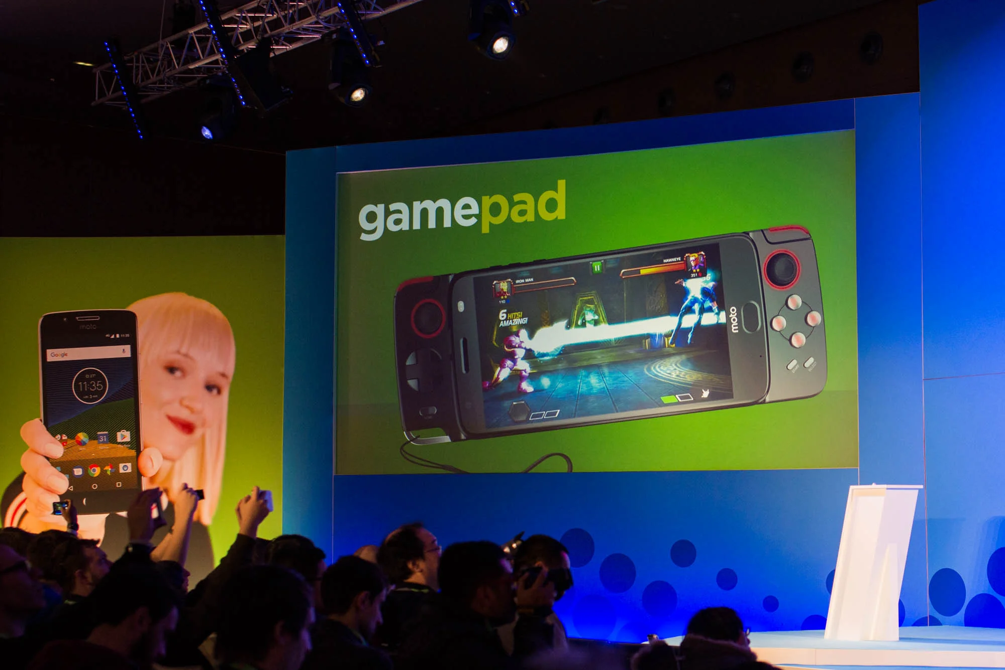 Moto-Mods-MWC-2017-6 class="wp-image-547657" 
