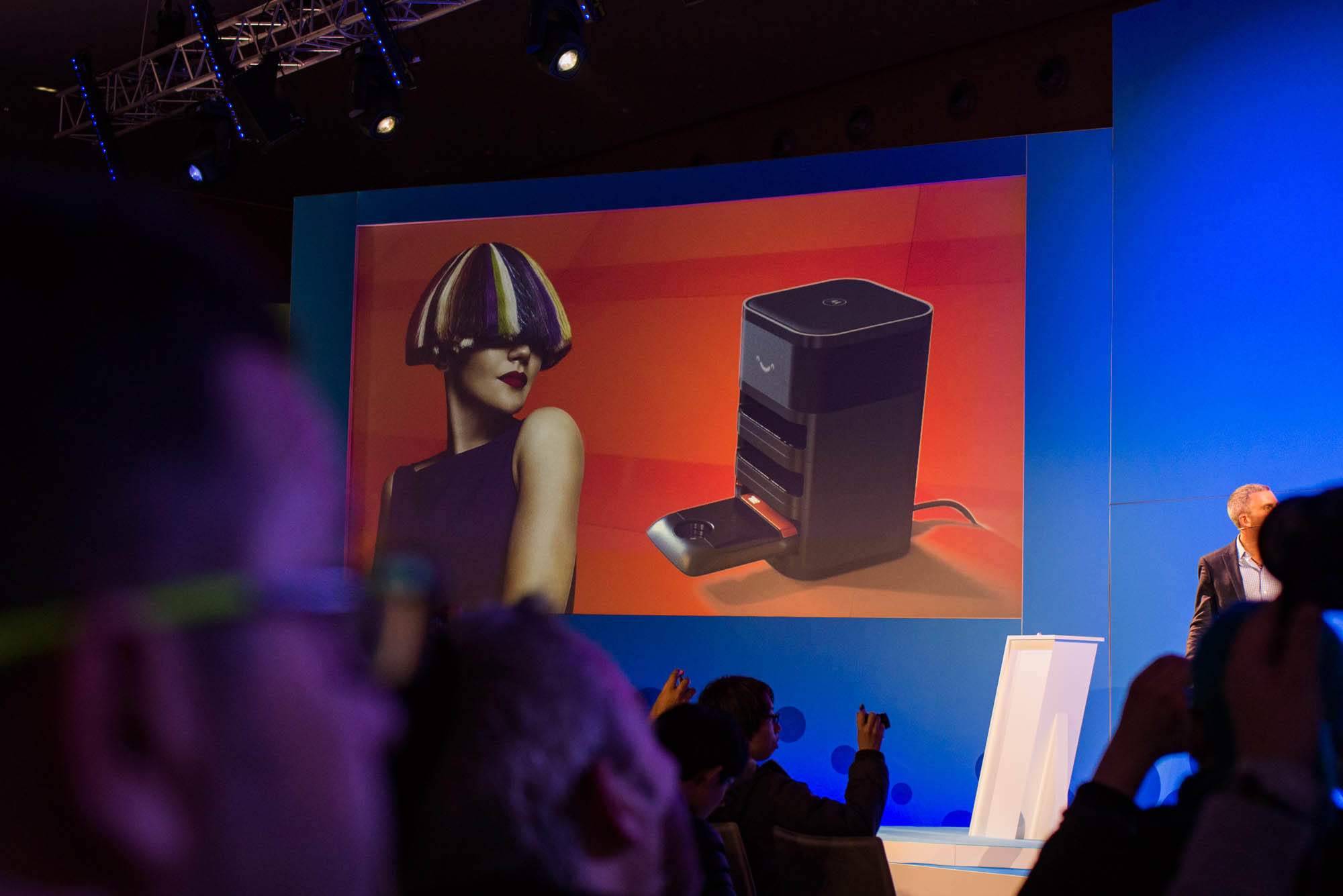 Moto-Mods-MWC-2017-8 class="wp-image-547659" 
