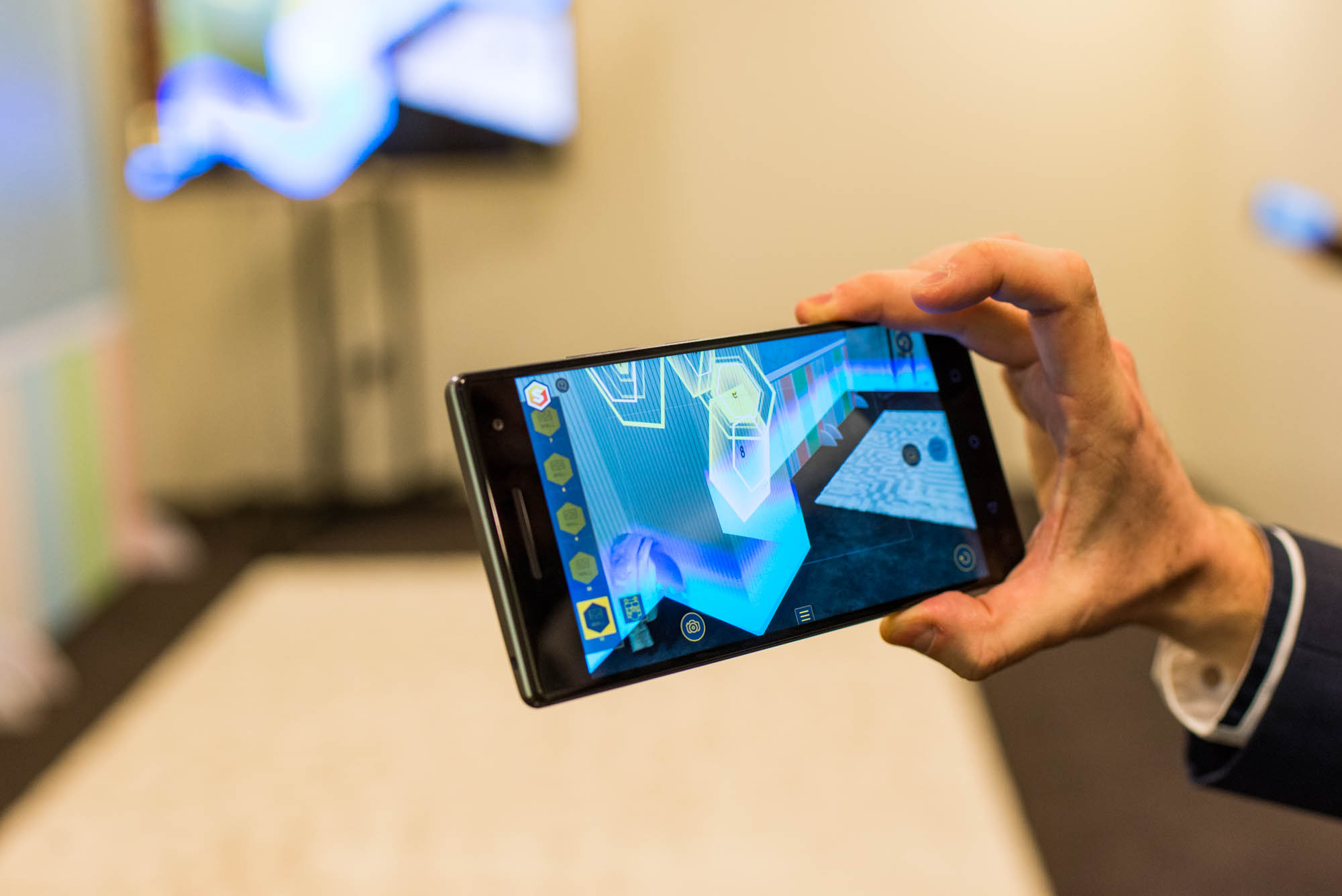 Phab-2-Pro-MWC-2017-12 class="wp-image-548010" 
